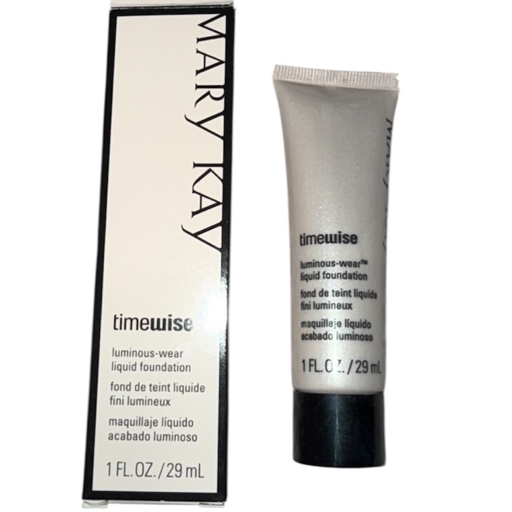 NWT’s IVORY 2 Shade - Mary Kay Timewise Luminous-Wear Foundation